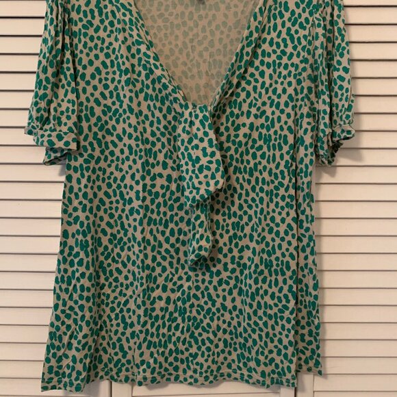 Banana Republic XL Tee w/ Green Spots - Picture 6 of 6
